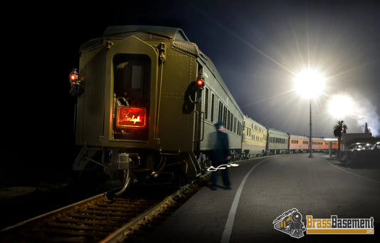 Ho Brass - Coach Yard 0988 The ’Starlight’ Train Daylight Overland Two - Tone And Green Paint!