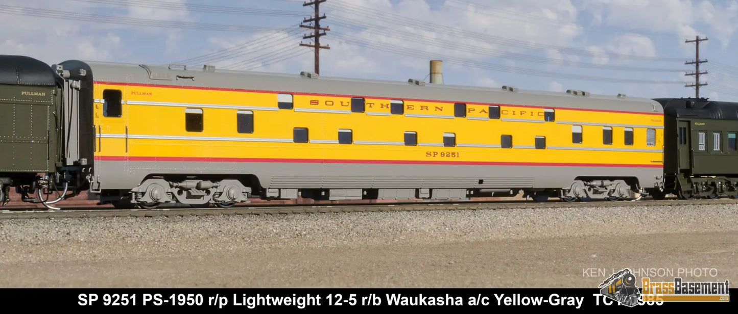 Ho Brass - Coach Yard 0988 The ’Starlight’ Train Daylight Overland Two - Tone And Green Paint!