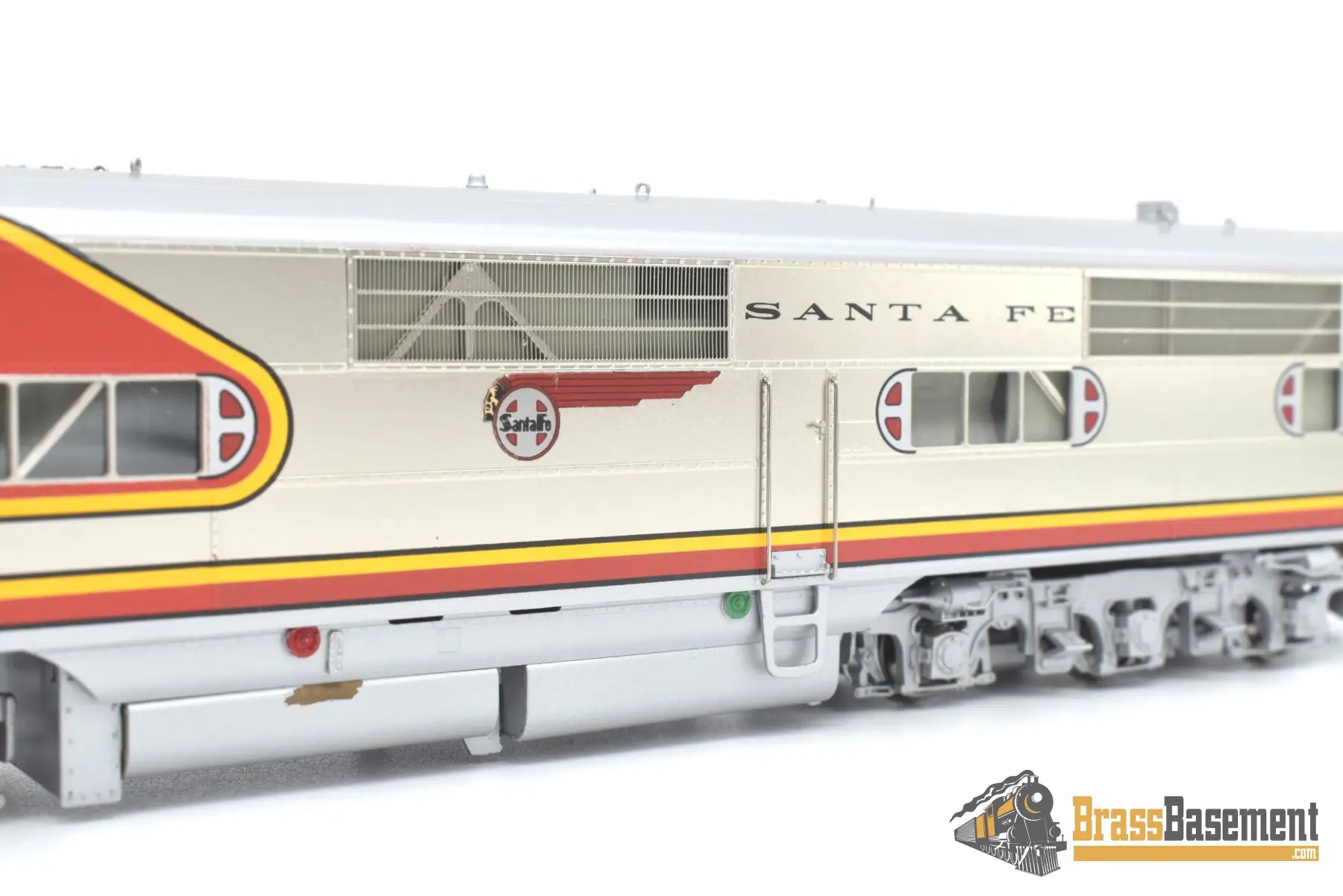 Ho Brass - Coach Yard 2002 Santa Fe E1 Diesel #2 - 9 Spectacular