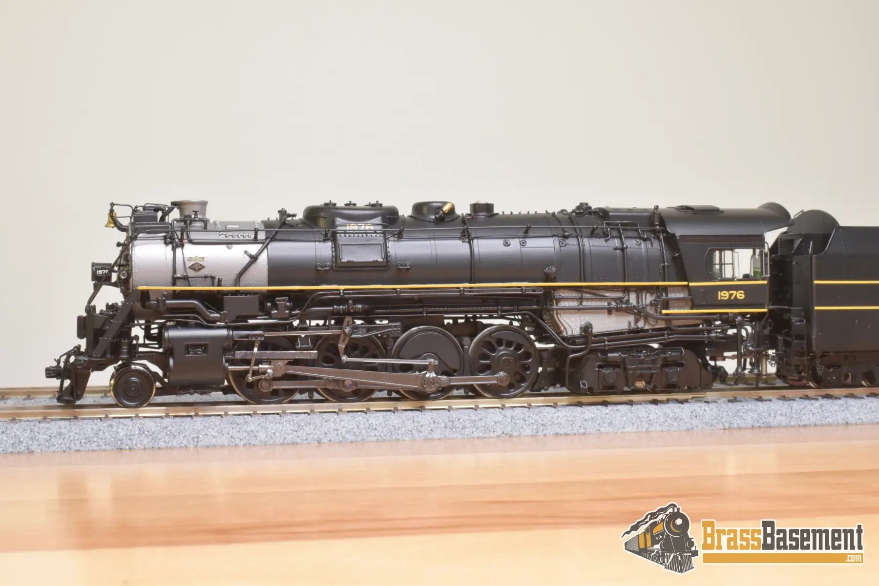 Ho Brass - Division Point 8223 Louisville & Nashville L&N 2-8-4 “Big Emma” #1976 F/P Steam