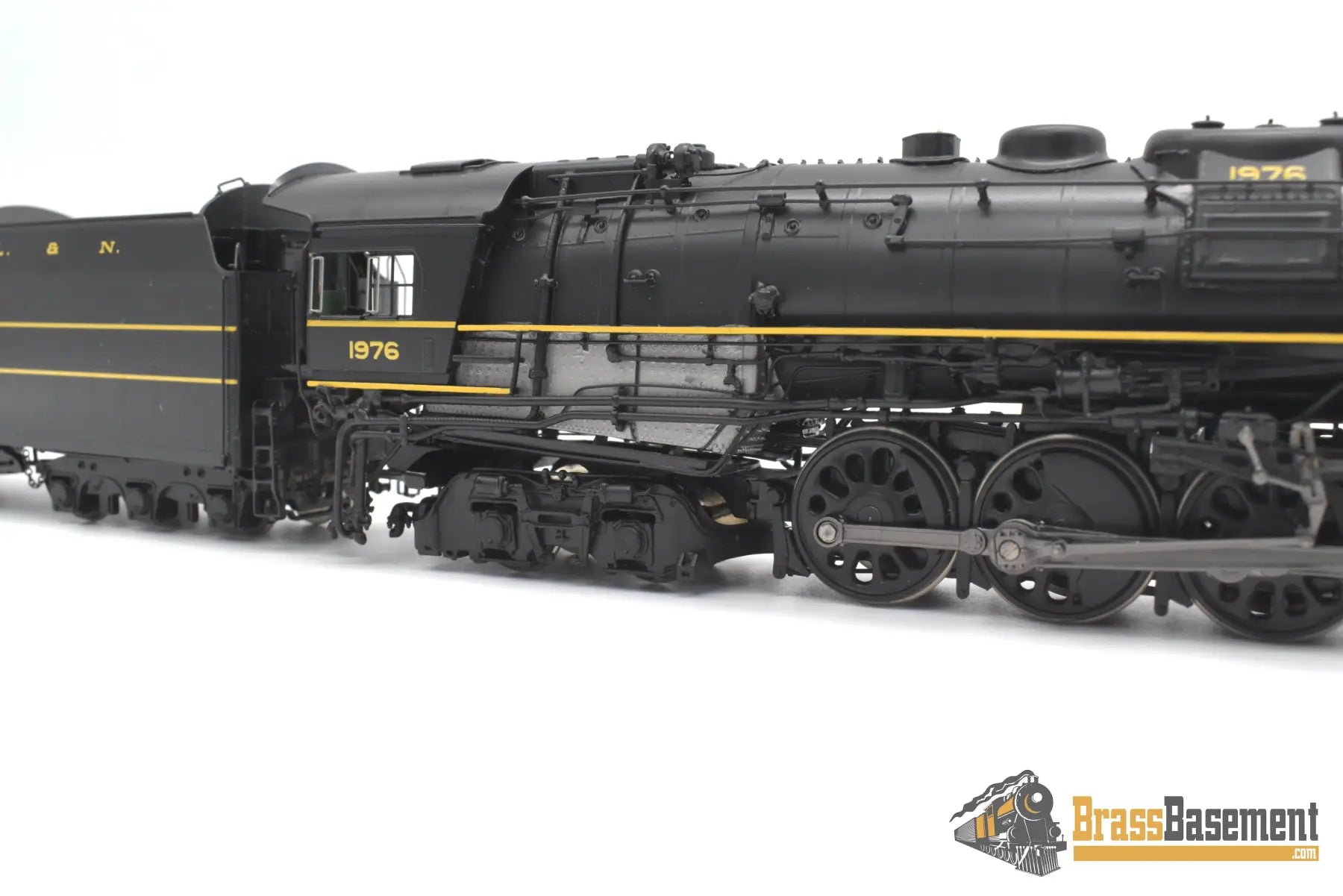 Ho Brass - Division Point 8223 Louisville & Nashville L&N 2-8-4 “Big Emma” #1976 F/P Steam