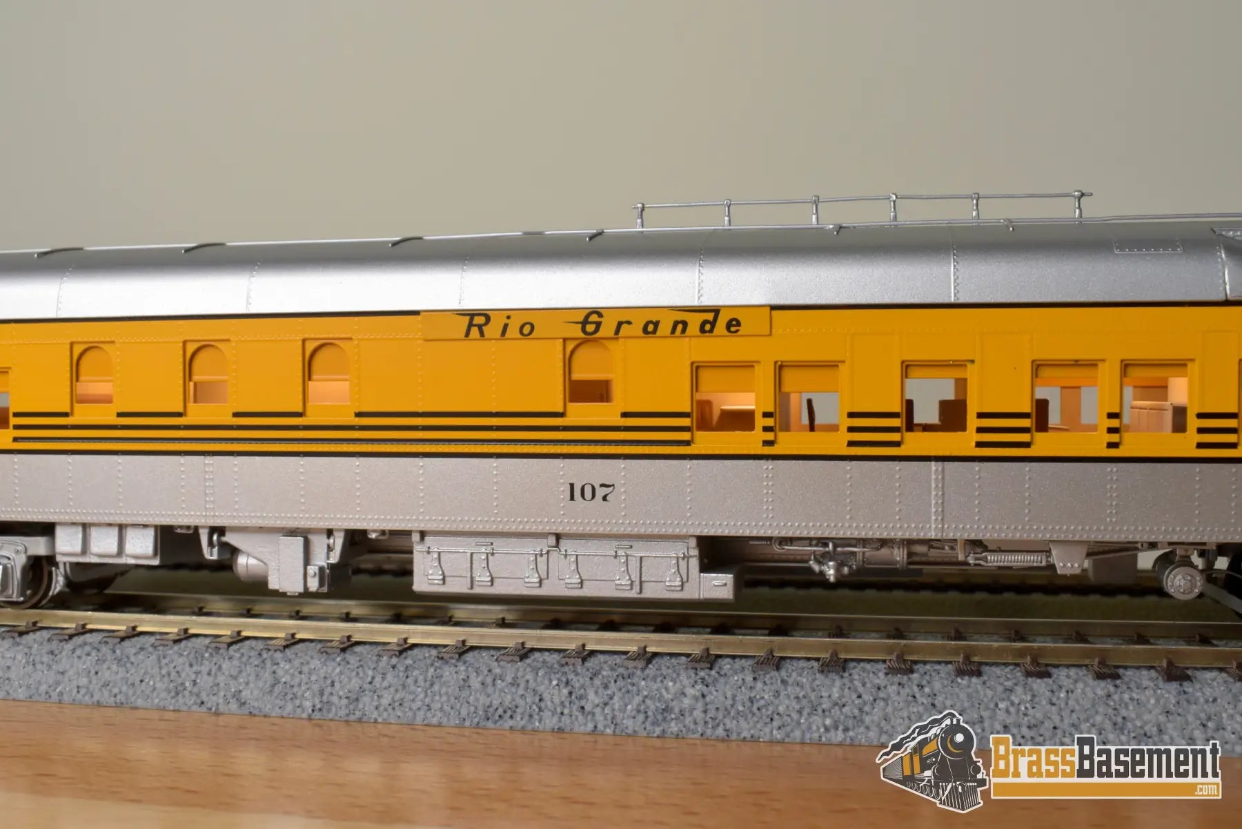 Ho Brass - Nbl D&Rgw Business Car #107 (2Nd) 1955 - 1964 Era Version 5A Fp Aspen Gold / Silver