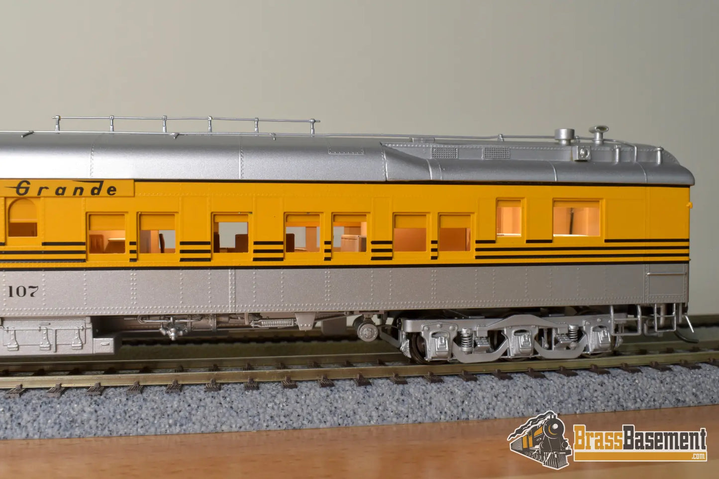 Ho Brass - Nbl D&Rgw Business Car #107 (2Nd) 1955 - 1964 Era Version 5A Fp Aspen Gold / Silver