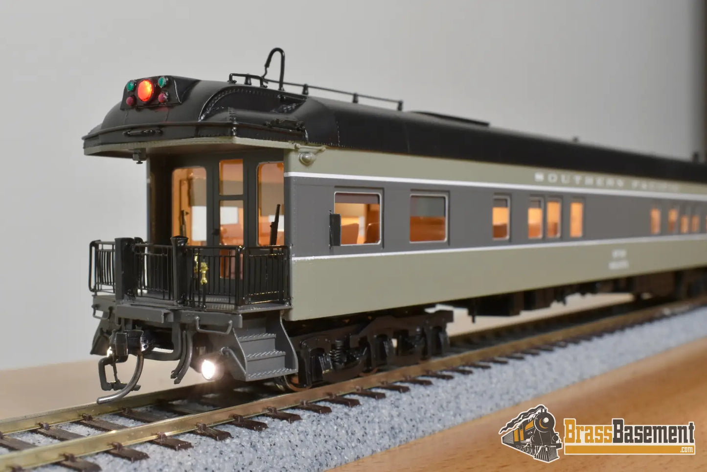 Ho Brass - Nbl Sp Business Car #106 ’Shasta’ 1958-65 Era Version 1B Fp Two Tone Gray Passenger