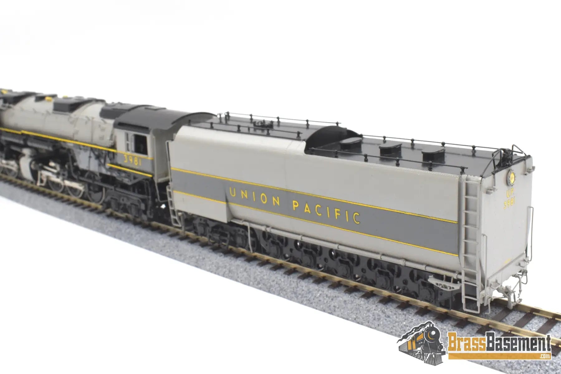 Ho Brass - Overland Omi 1592.1 Union Pacific Challenger 4 - 6 - 6 - 4 Grayhound #3981 Steam