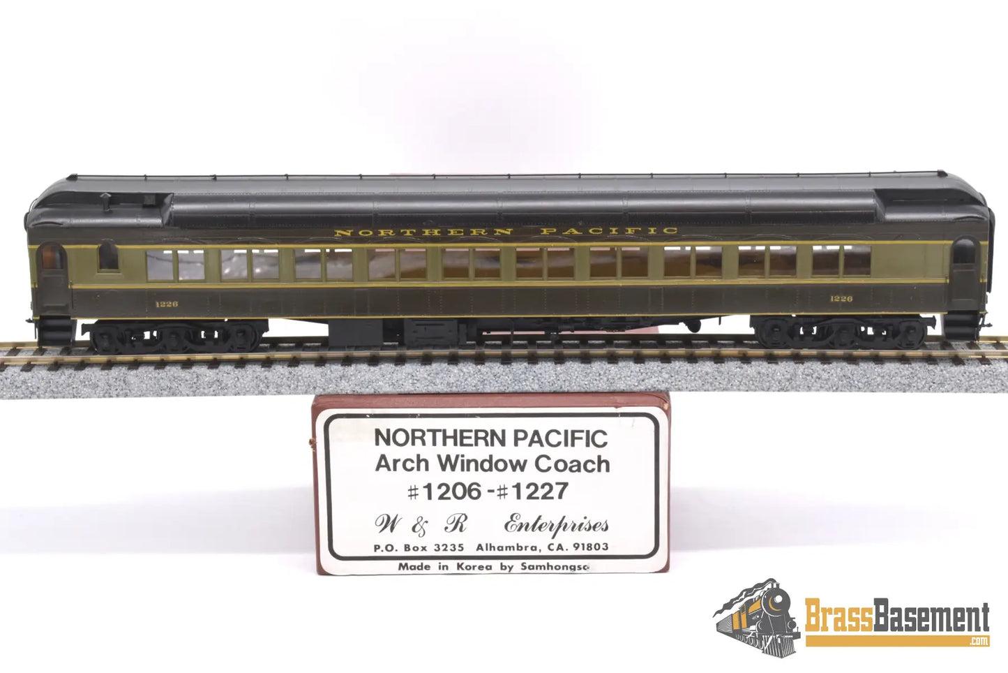 Ho Brass - W&R Northern Pacific Arch Window Coach #1226 Custom Paint Passenger