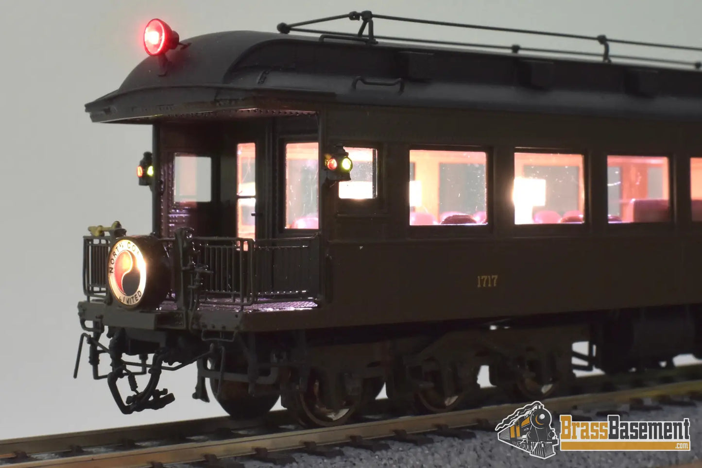 Ho Brass - W&R Np Northern Pacific Observation #1717 ’North Coast Limited’ Lighted Passenger