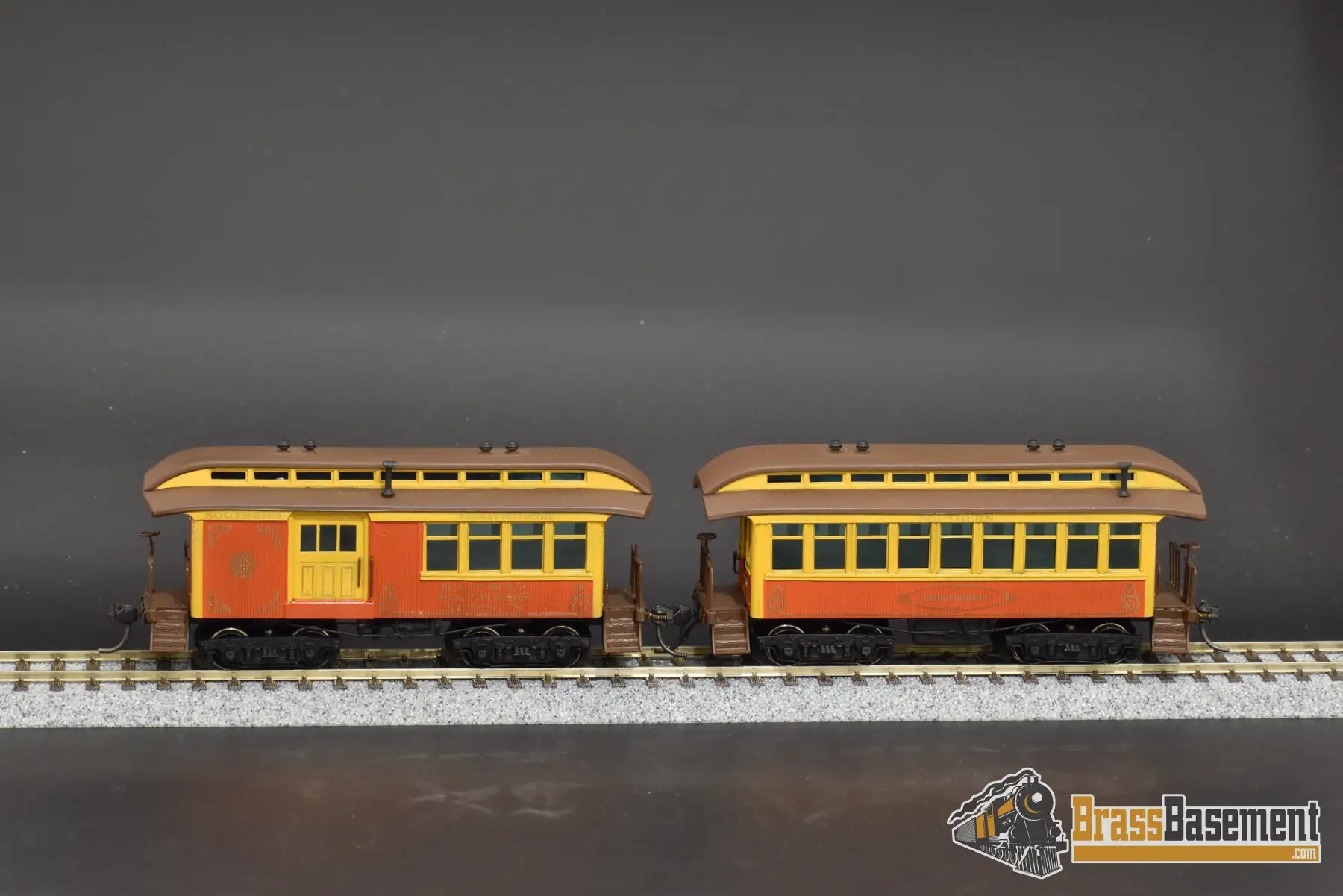 Ho Brass - Westside Sierra Short Coach & Combine Pro Painted Southern 1890S Livery Passenger