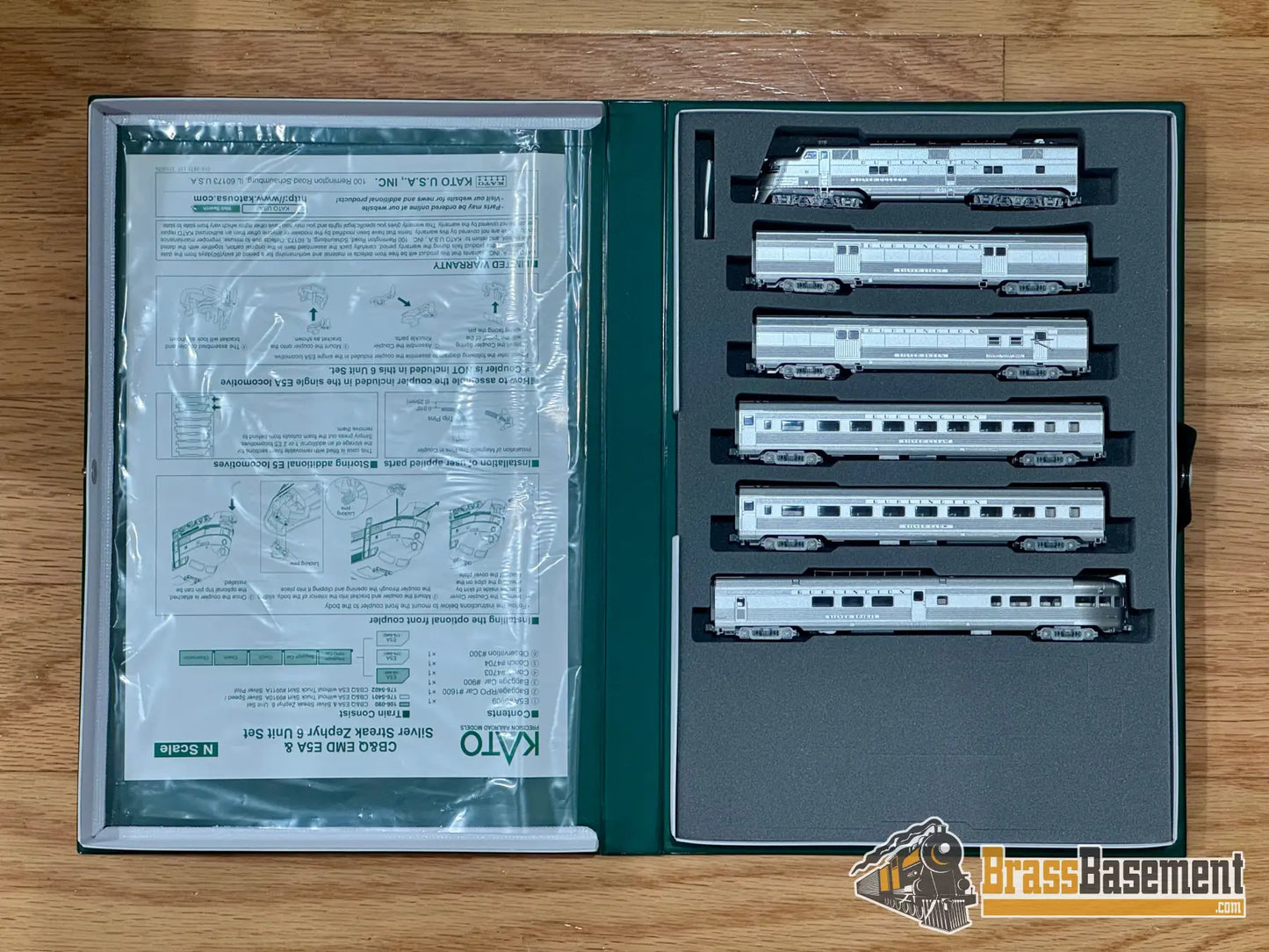 N Scale - Kato 106-090 Cb&Q Emd E5A & Silver Streak Zephyr 6 Unit Set Mint Passenger